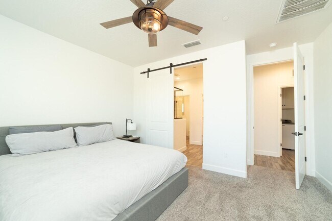 Building Photo - Newly Built 3/2.5 Woodside Home In Riverstone