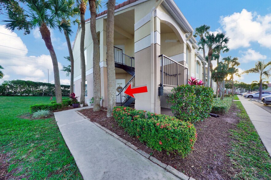 Building Photo - 815 W Boynton Beach Blvd