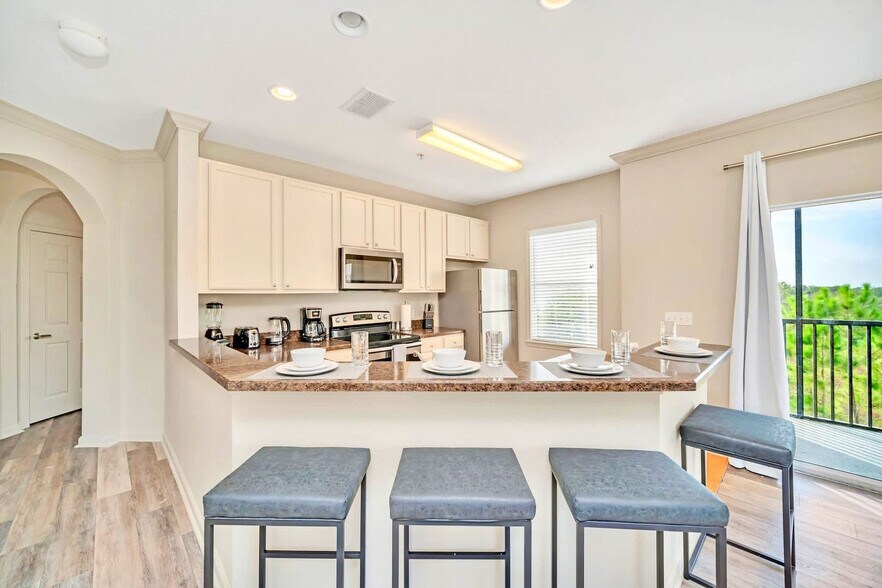 Building Photo - 14200 Avalon Rd