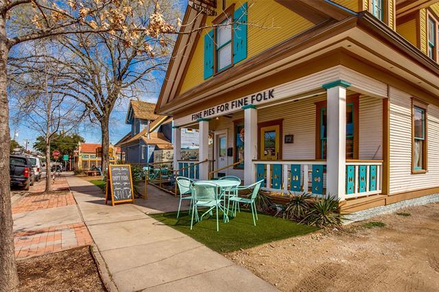 Building Photo - 112 E Oscar Dr