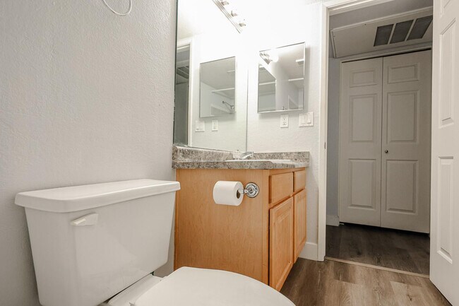 Building Photo - 1340 N Recker Rd