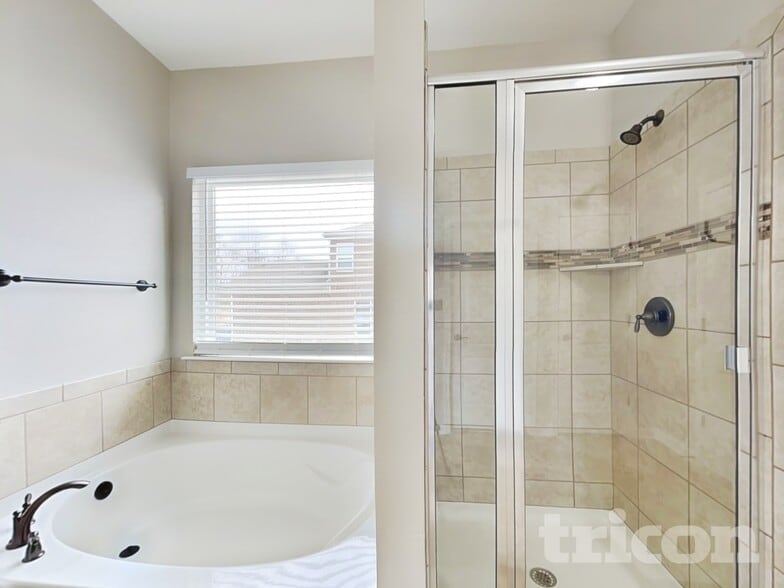 Building Photo - 616 Fredericksburg Dr