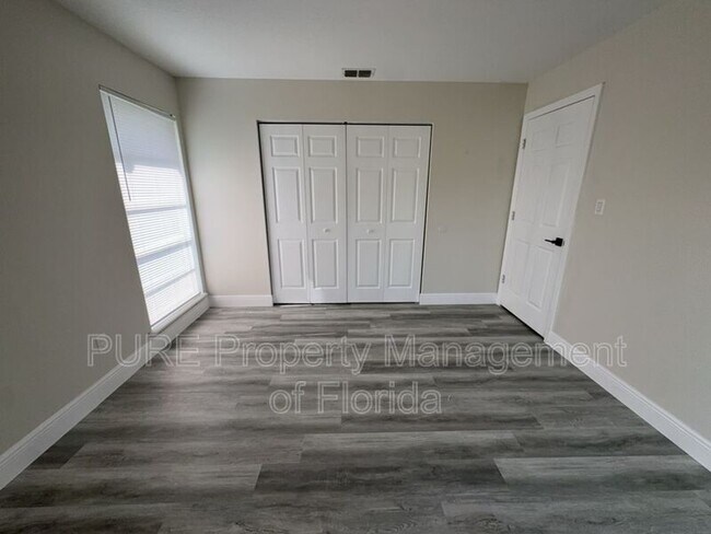 Building Photo - 5485 SE 30th Pl