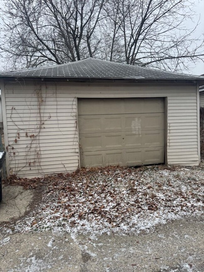 Building Photo - 2118 Drexel Ave