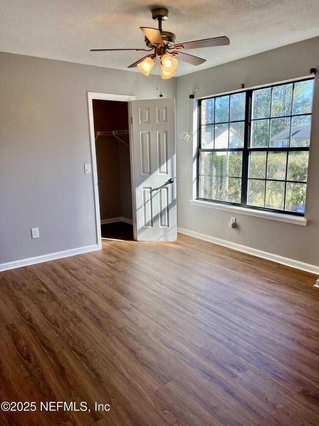 Building Photo - 7820 Collins Ridge Blvd E