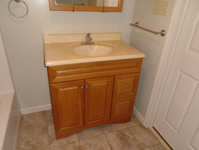 Building Photo - 3405 Sullivan Trl