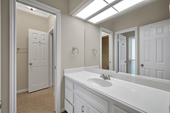 Building Photo - 3303 Pine Chase Dr