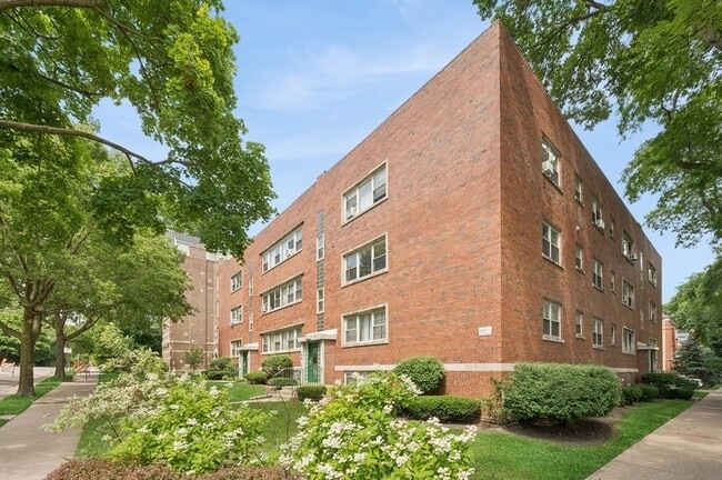 Primary Photo - 205 Custer Ave