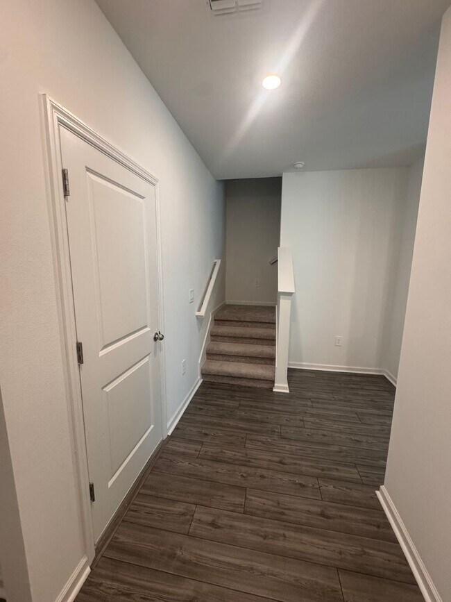 Building Photo - 4923 SW 81st Loop