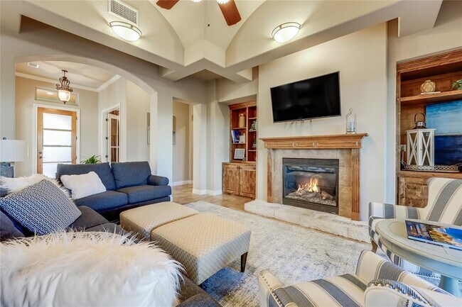 Building Photo - 17704 Regatta View Dr
