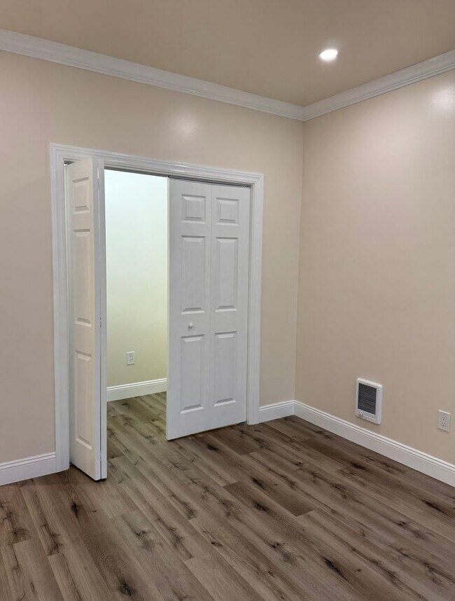 Building Photo - Newly Remodeled 3 Room Studio Apartment
