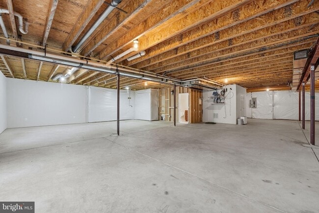 Building Photo - 42240 Hiddenwood Ln