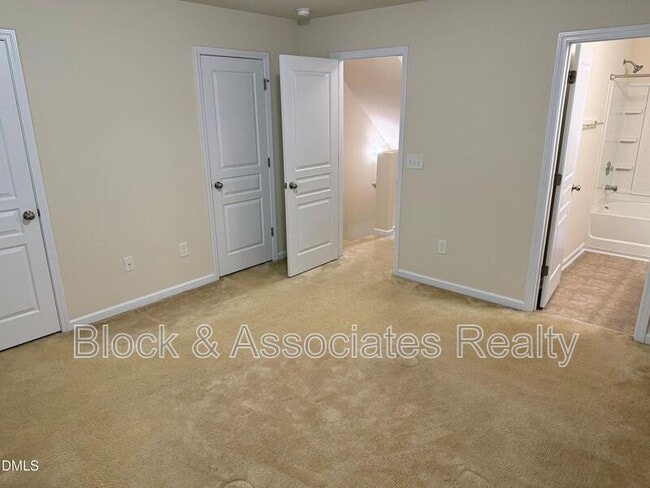 Building Photo - 8527 Quarton Dr