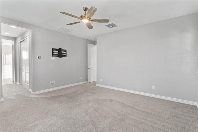 Building Photo - 1063 N 70th Way