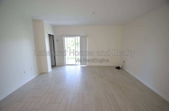Building Photo - 4060 Radiant Mountain Dr