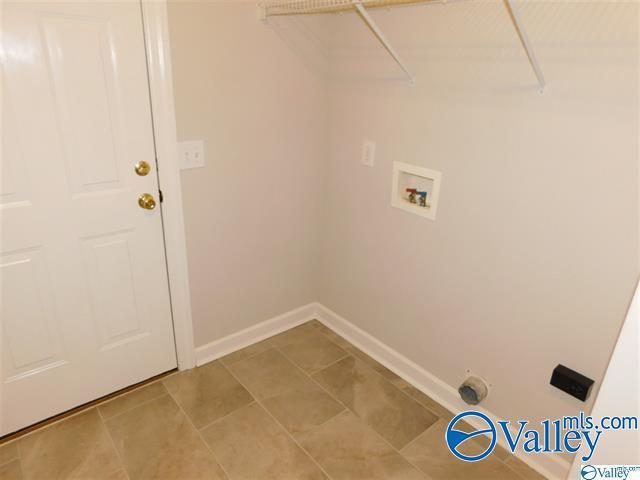 Building Photo - 113 Winding Trail