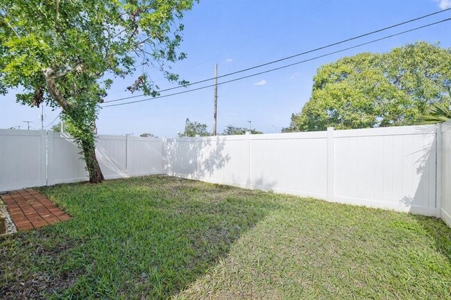 Building Photo - 540 32nd St S