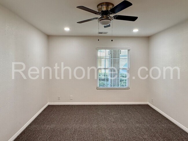 Building Photo - 10750 Aderman Ave