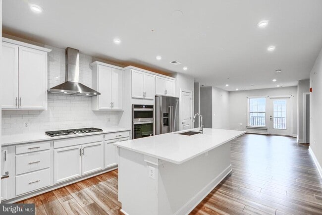 Building Photo - 100 St Ives Pl