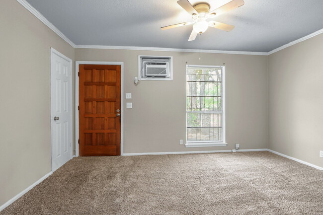 Building Photo - 4602 Centralia Dr