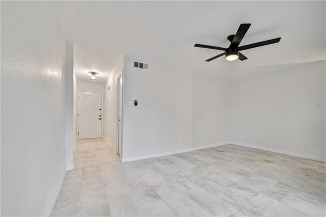Building Photo - 2600 Penny Ln