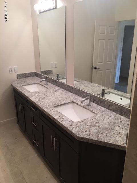 Building Photo - 1502 E Dunlap Ave