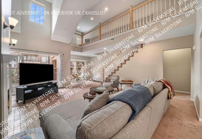 Building Photo - 152 Tiffany-