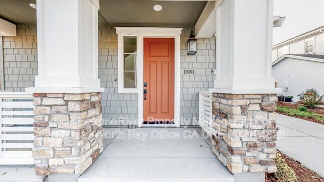 Building Photo - 1581 Country Manor Dr