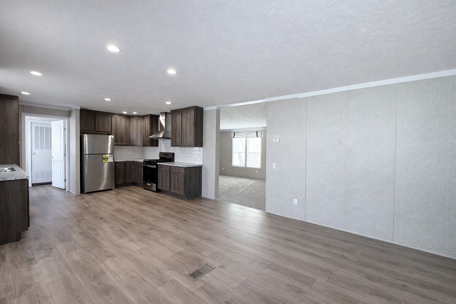 Building Photo - 52167 Williamsburg Ln