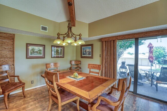Building Photo - 1406 Broken Hills Dr
