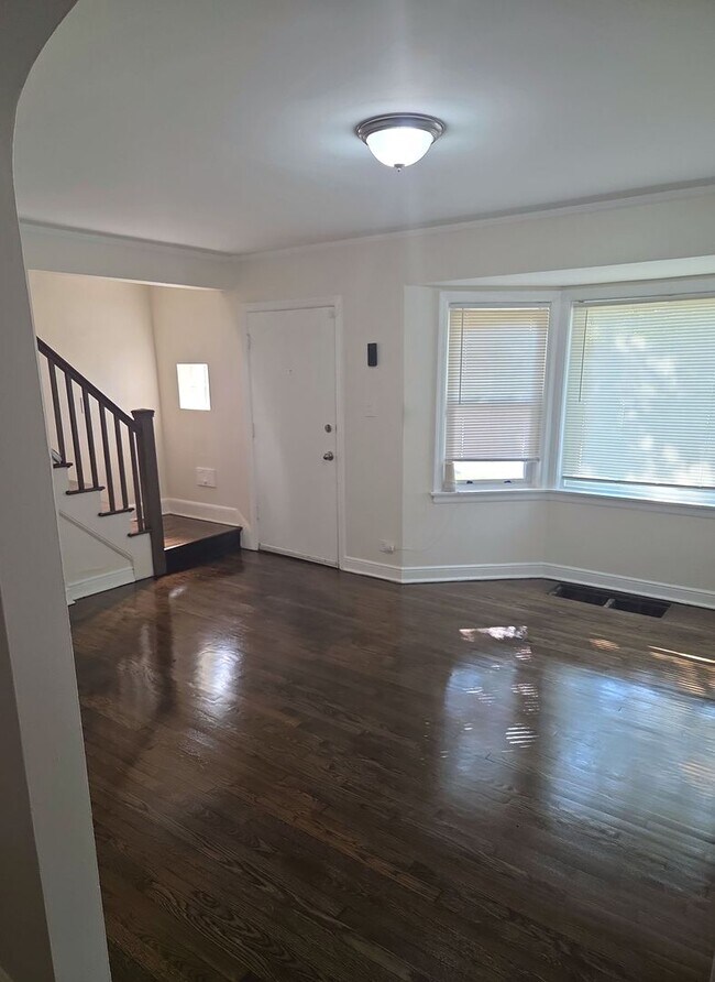 Building Photo - Charming 4BR Home with Spacious Layout, Modern Upgrades & Prime Location!