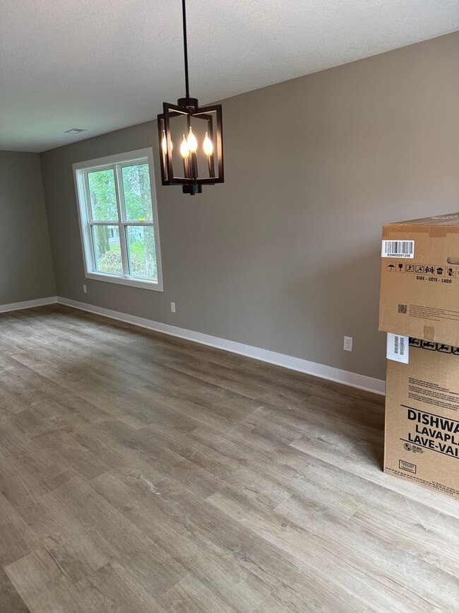 Building Photo - Benton duplex