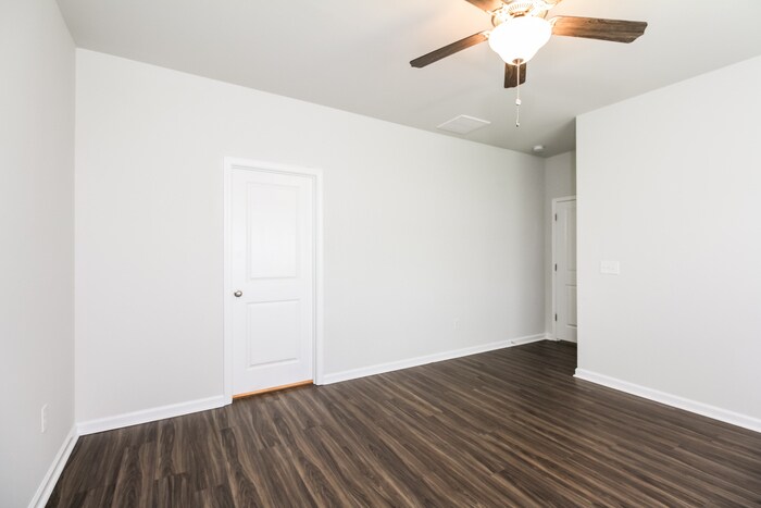 Building Photo - 212 Dorian Lp