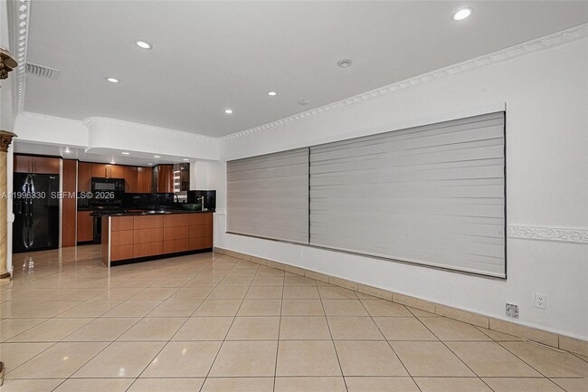 Building Photo - 2545 NE 207th St