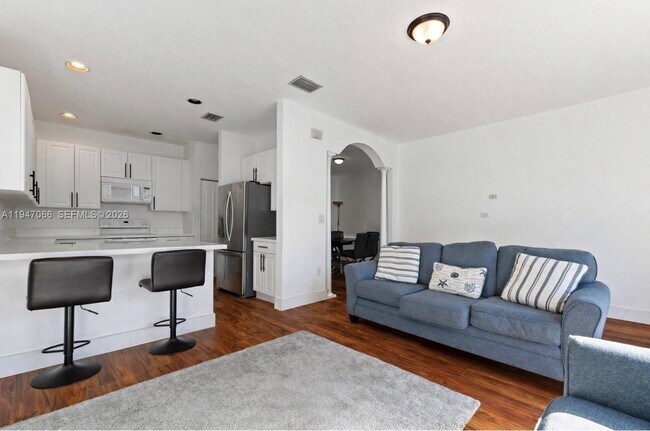 Building Photo - 836 SW 154th Path