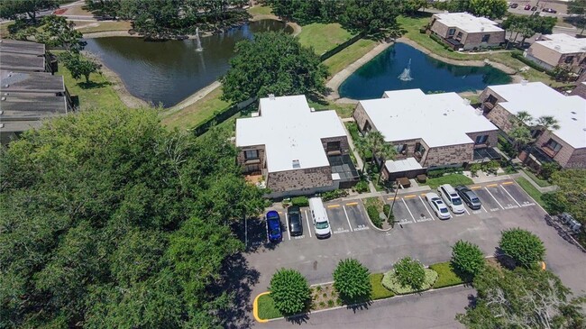 Building Photo - 15206 W Pond Woods Dr