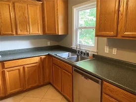 Building Photo - 209 W Haddock St