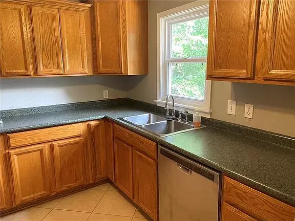 Primary Photo - 209 W Haddock St