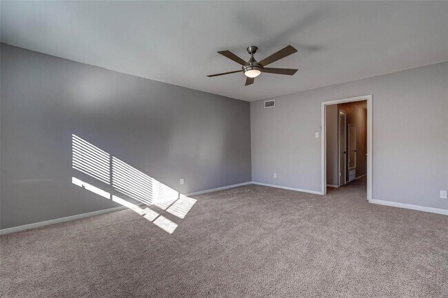 Building Photo - 13168 Trail Hollow Dr