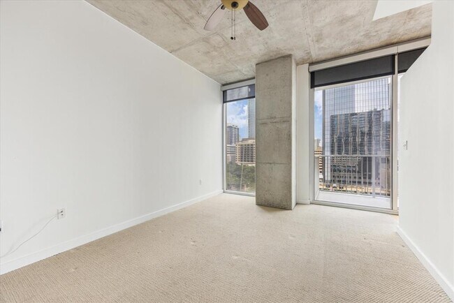 Building Photo - 360 Nueces St