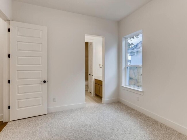 Building Photo - 12016 Mesa Verde Dr