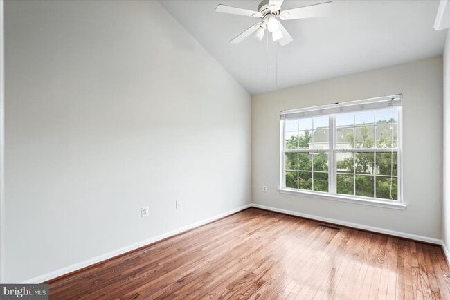 Building Photo - 710 Norfolk Ln