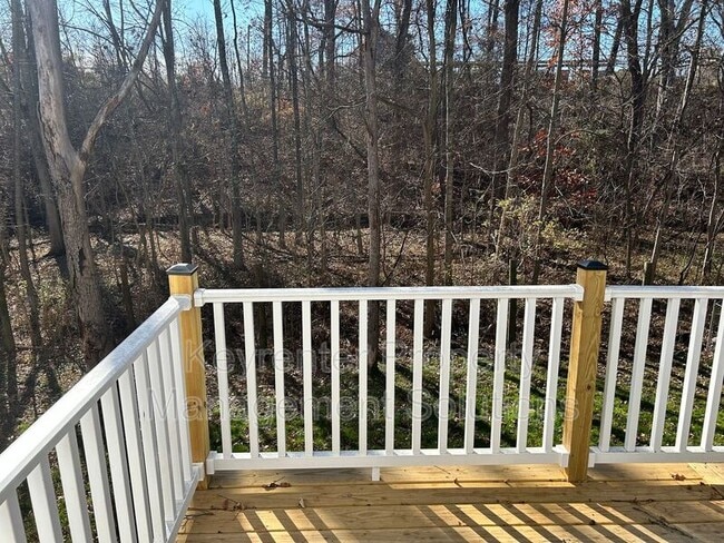 Building Photo - 17 White Oak Dr