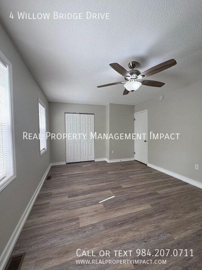 Building Photo - 4 Willow Bridge Dr