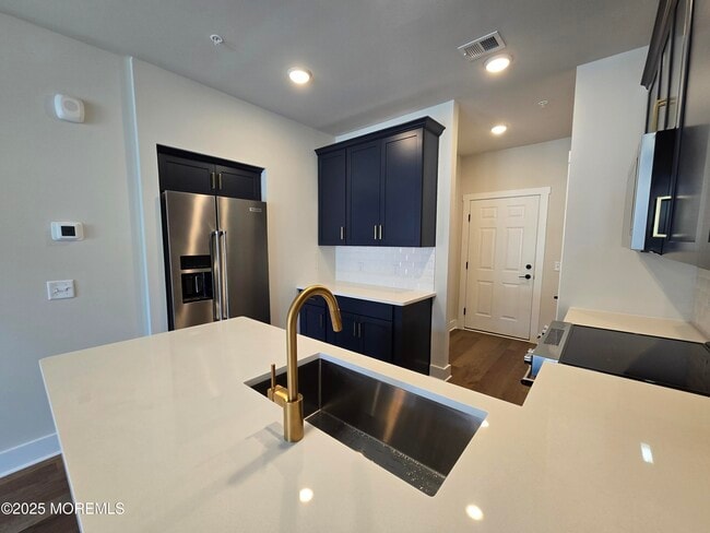 Building Photo - 1403 Kingsley St