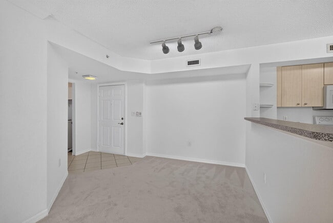 Building Photo - 1801 N Flagler Dr