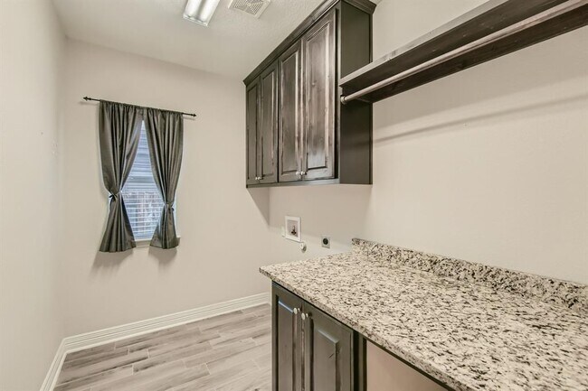 Building Photo - 764 Bonnet Blvd