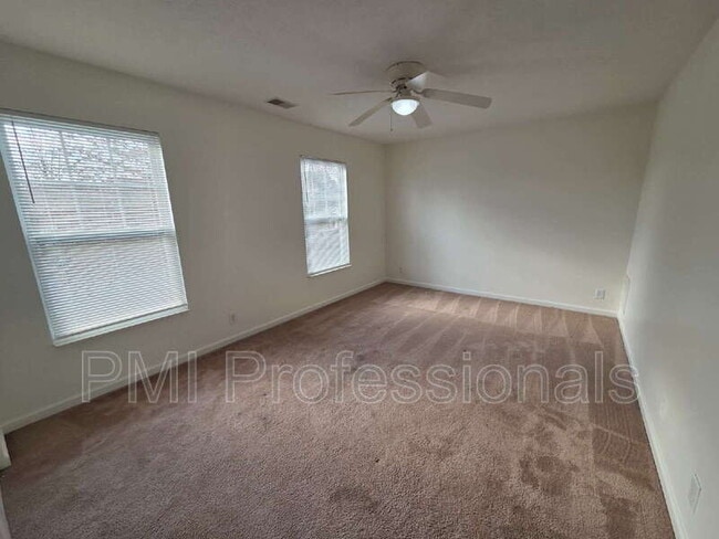 Building Photo - 125 Trellis Way