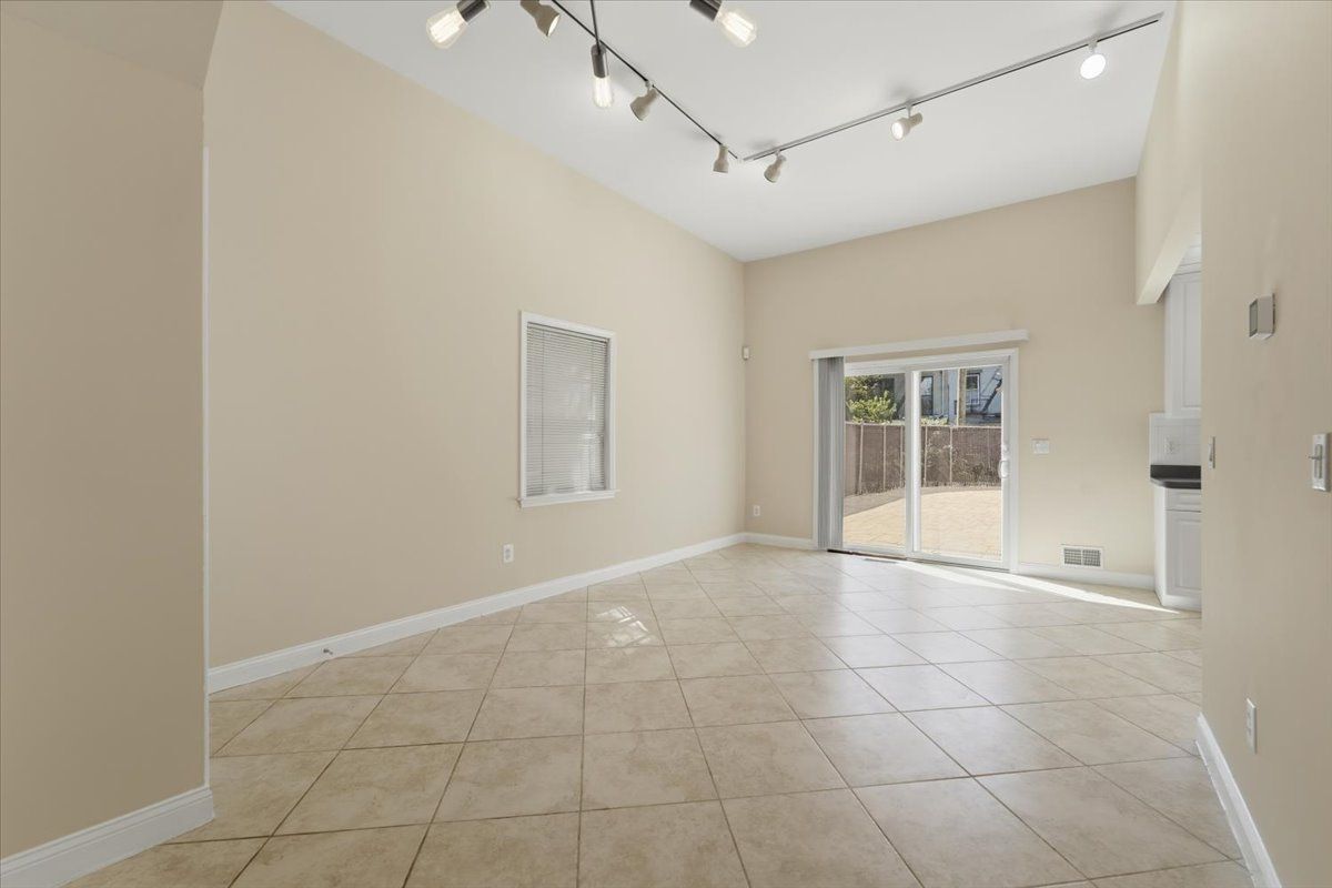 Building Photo - 295 9th St