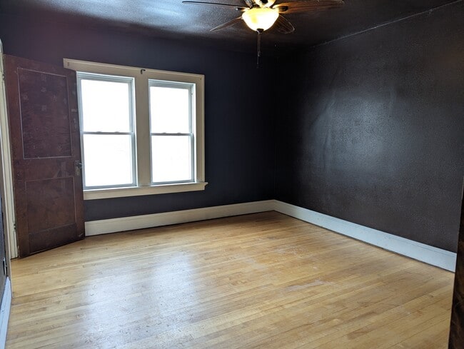 Building Photo - 828 E Thomas St